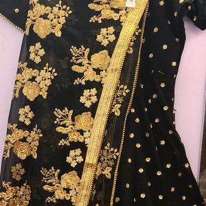 BLACK/GOLD Indian Gown